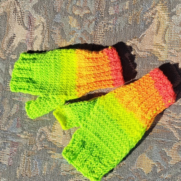 HandCrafted Knit Hand Warmers Wrist Texting Fingerless Gloves Mitts Winter Fall - Picture 5 of 5